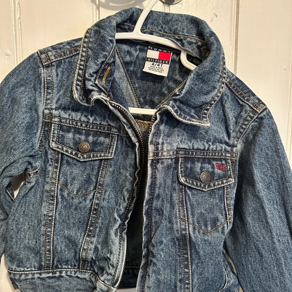 Vintage Tommy Hilfiger 4t Kids medium wash Denim zip up Jean Jacket - Picture 2 of 4